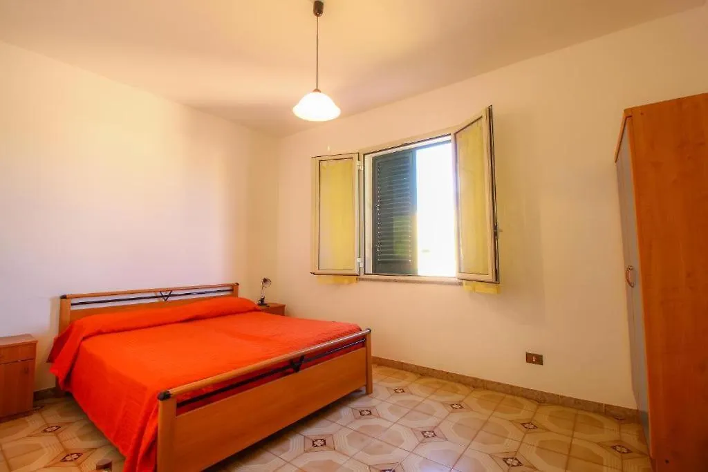 Grandi Appartamenti Anfossi Lampedusa 0*,